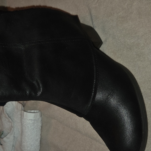 Fergalicious Boots Size 11 - Picture 7 of 12